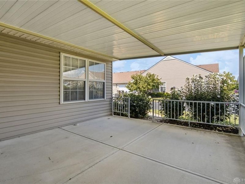 1922 Falling Leaf Lane, Miamisburg, OH 45342 Photo 5