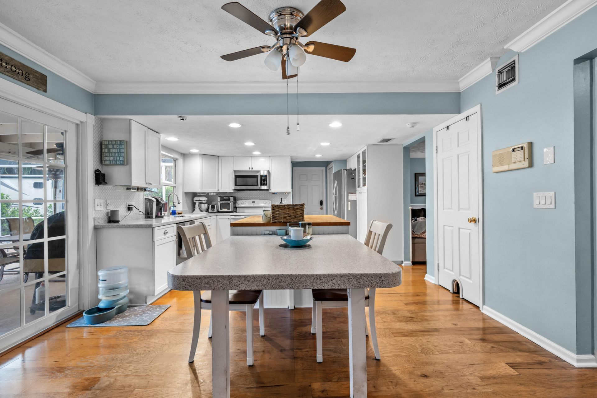 330 NE Town Terrace, Jensen Beach, FL 34957 Photo