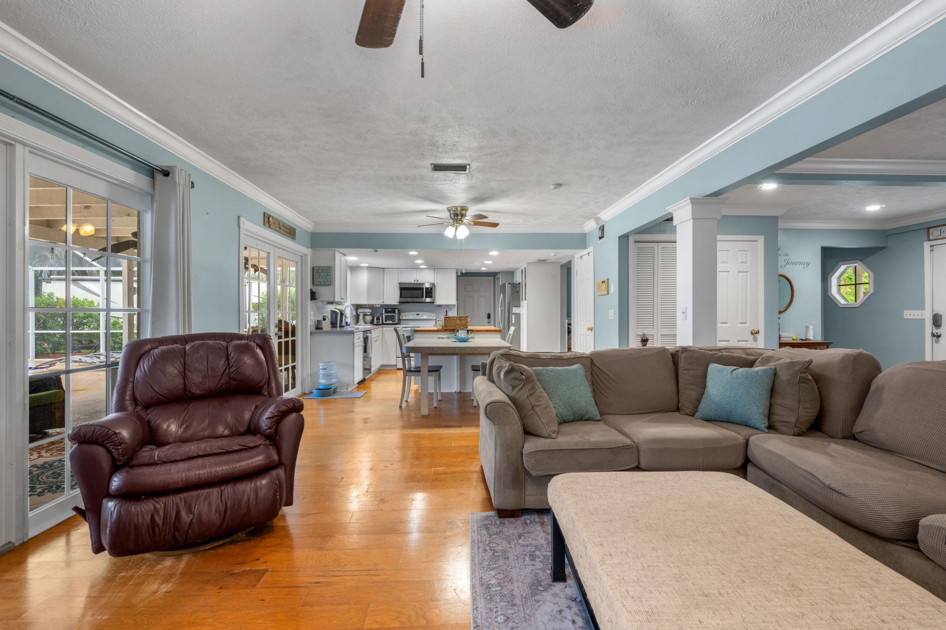 330 NE Town Terrace, Jensen Beach, FL 34957 Photo