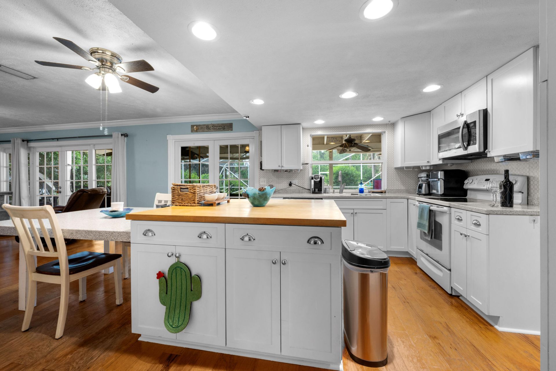 330 NE Town Terrace, Jensen Beach, FL 34957 Photo