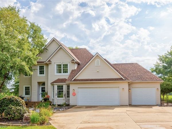 4456 Maplegrove Avenue , Louisville, OH 44641
