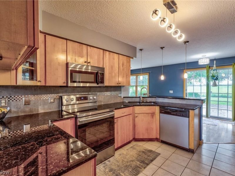 4456 Maplegrove Avenue, Louisville, OH 44641 Photo 9