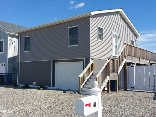 41 Albert Drive, Manahawkin, NJ 08050