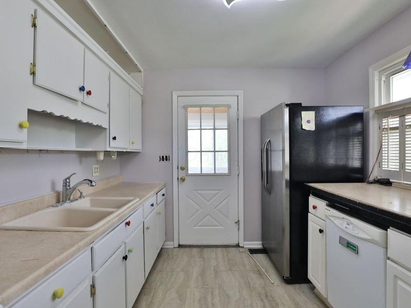 1153 Acton Road, Columbus, OH 43224 Photo 9