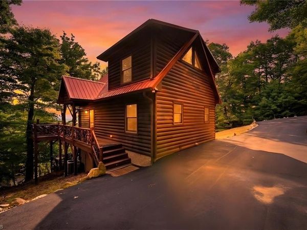 142 Fawn Lane , Purlear, NC 28665