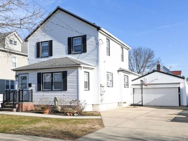 81 Irving Avenue , Floral Park, NY 11001