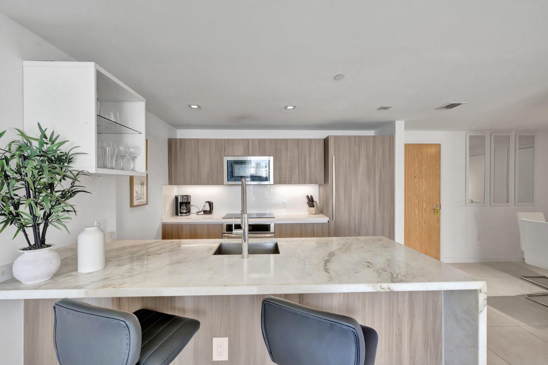 401 N Birch Road, Unit 510, Fort Lauderdale, FL 33304 Photo