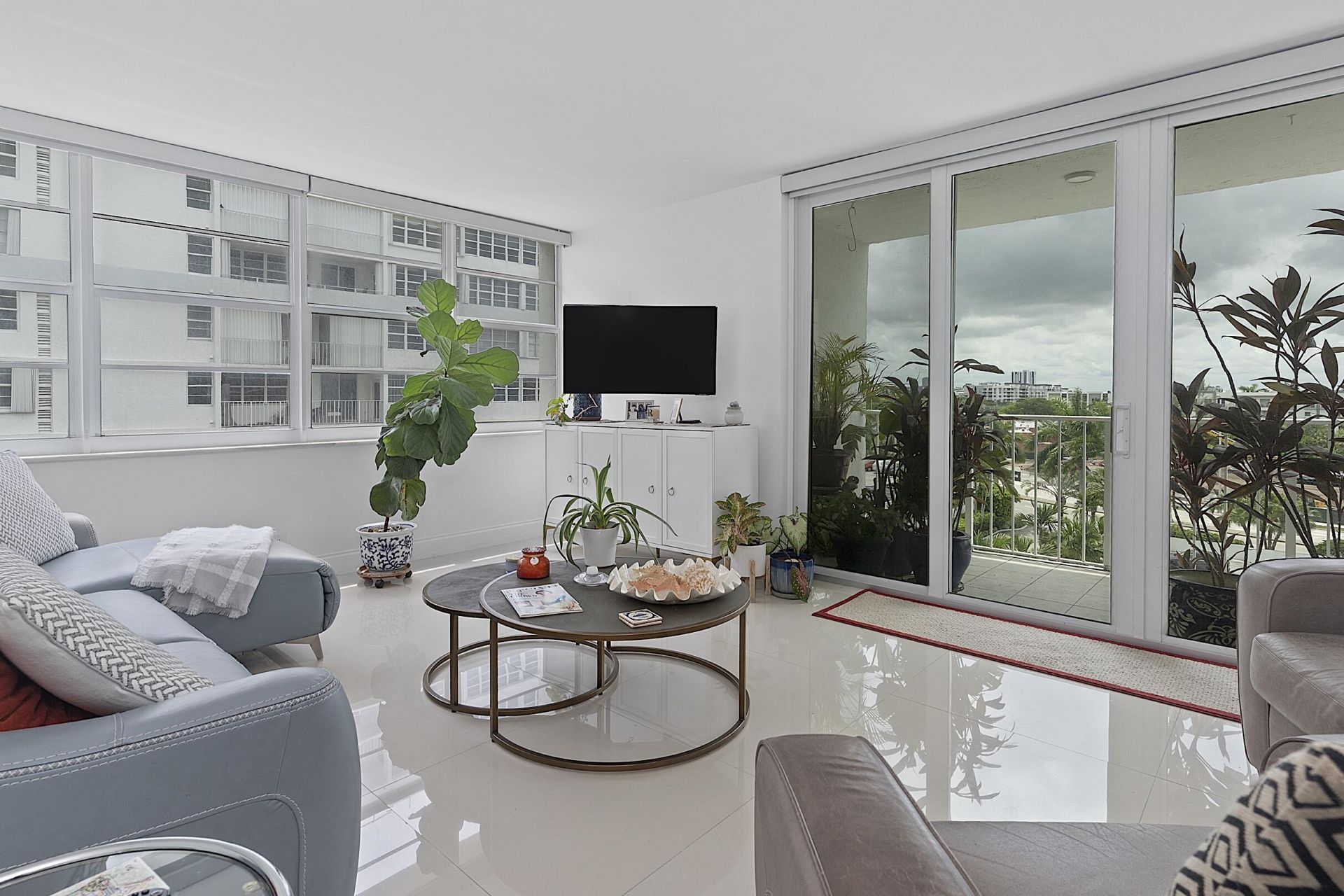 1170 N Federal Highway, Unit 612, Fort Lauderdale, FL 33304 Photo