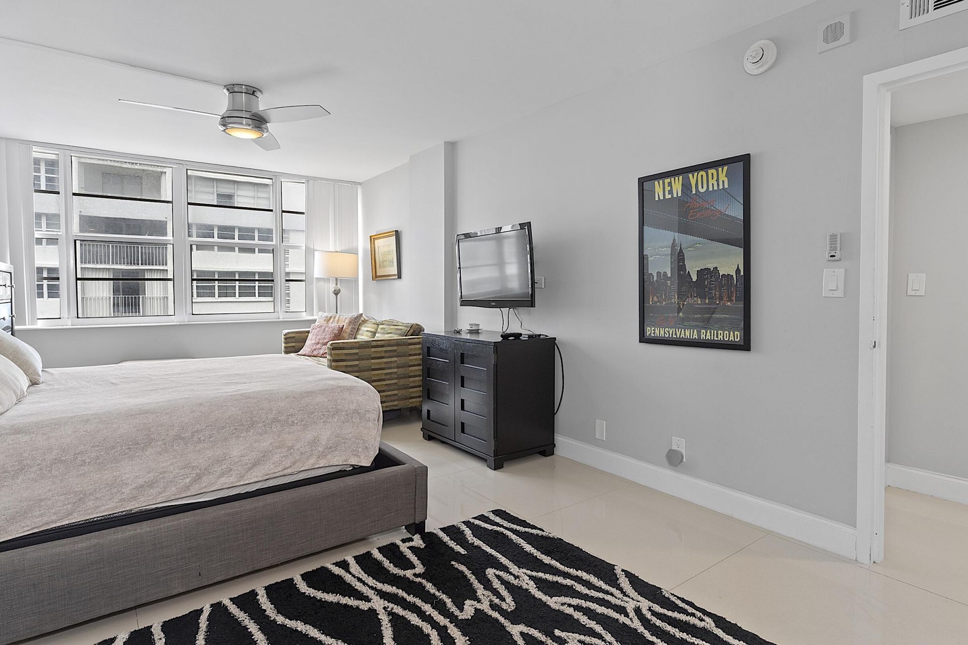 1170 N Federal Highway, Unit 612, Fort Lauderdale, FL 33304 Photo