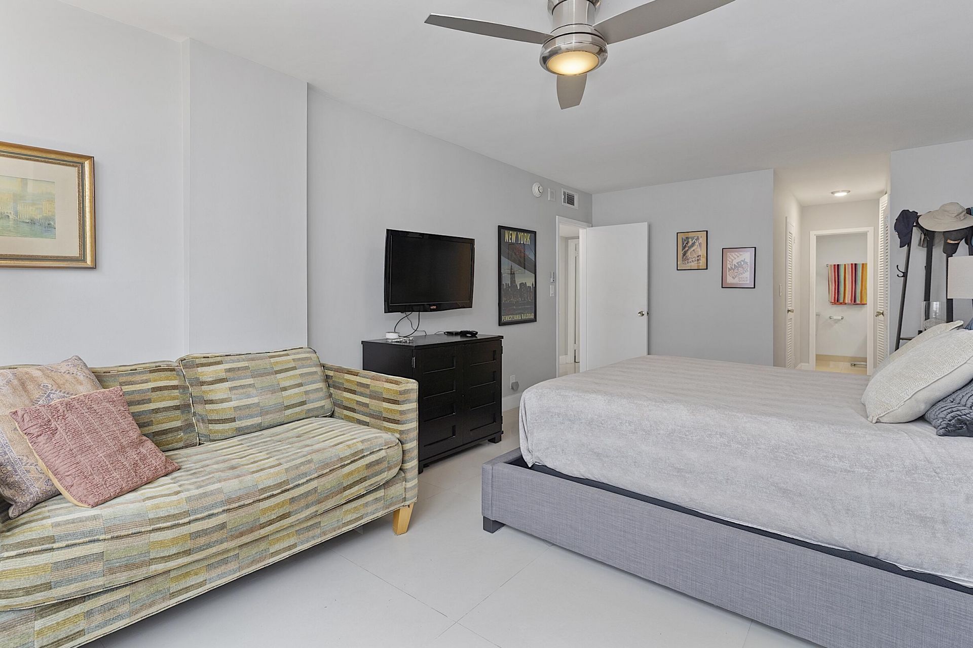 1170 N Federal Highway, Unit 612, Fort Lauderdale, FL 33304 Photo