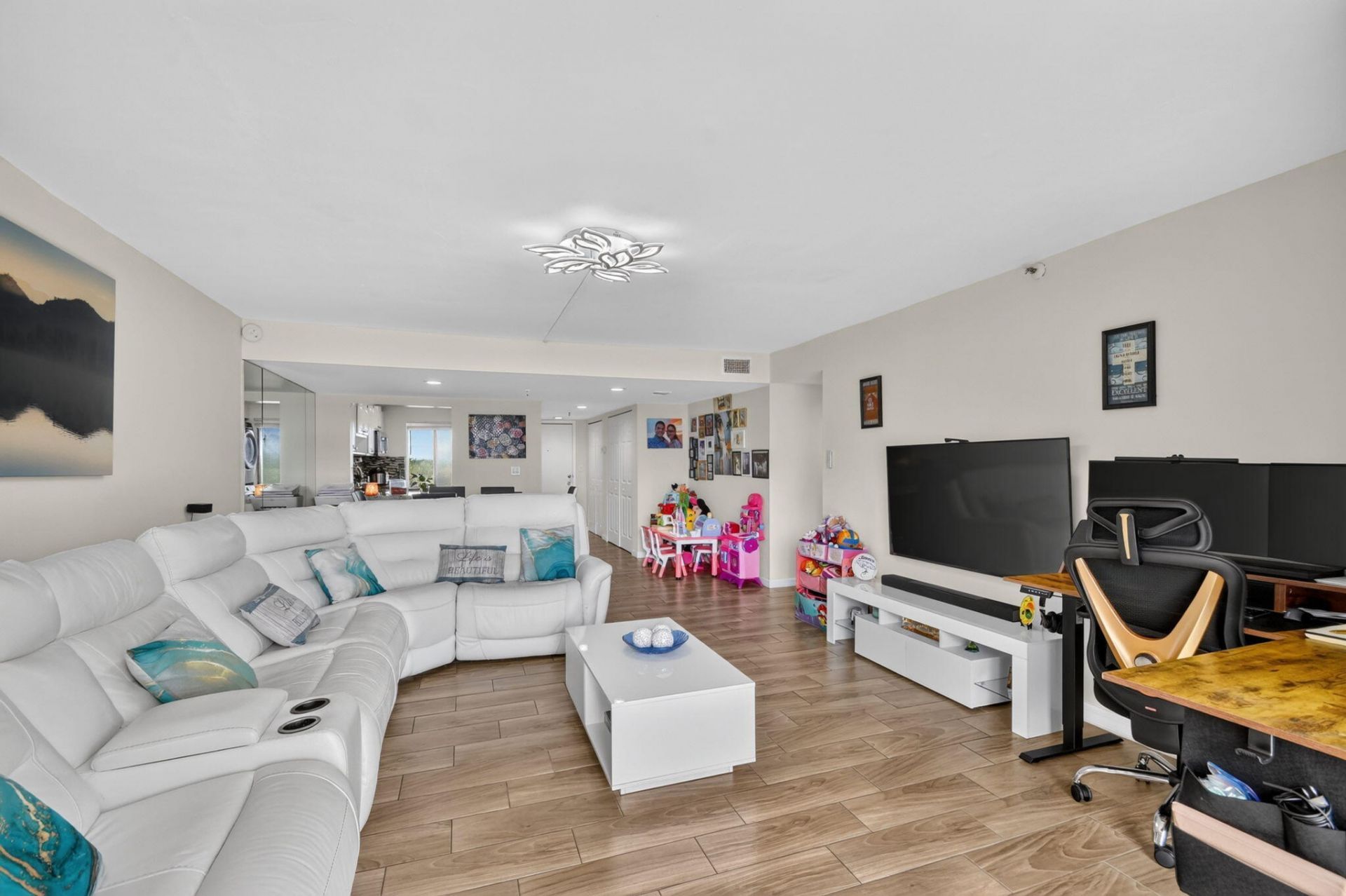 2786 Tennis Club Drive, Unit 407, West Palm Beach, FL 33417 Photo