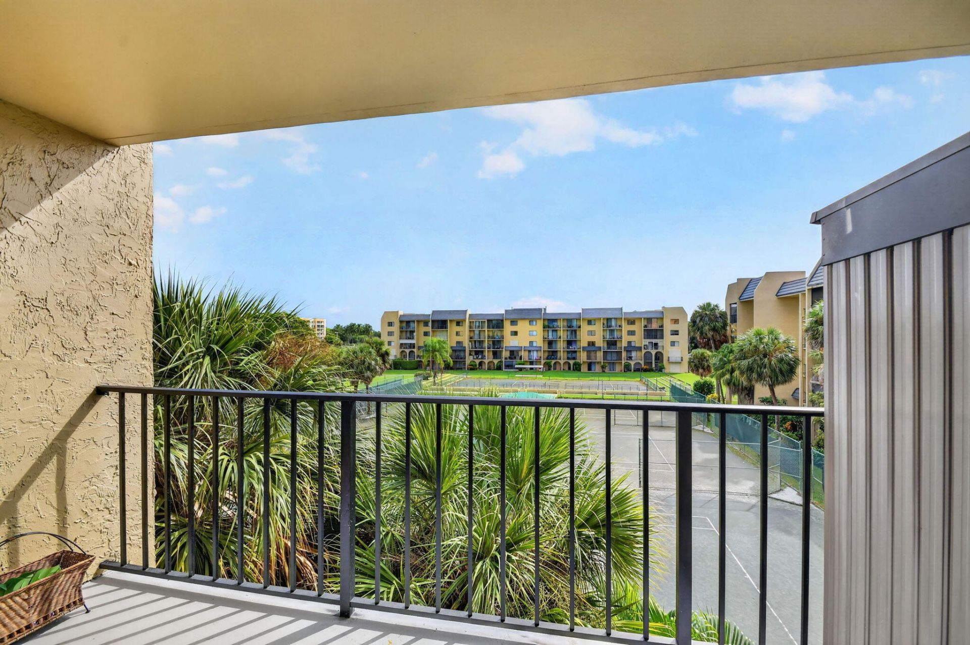 2786 Tennis Club Drive, Unit 407, West Palm Beach, FL 33417 Photo