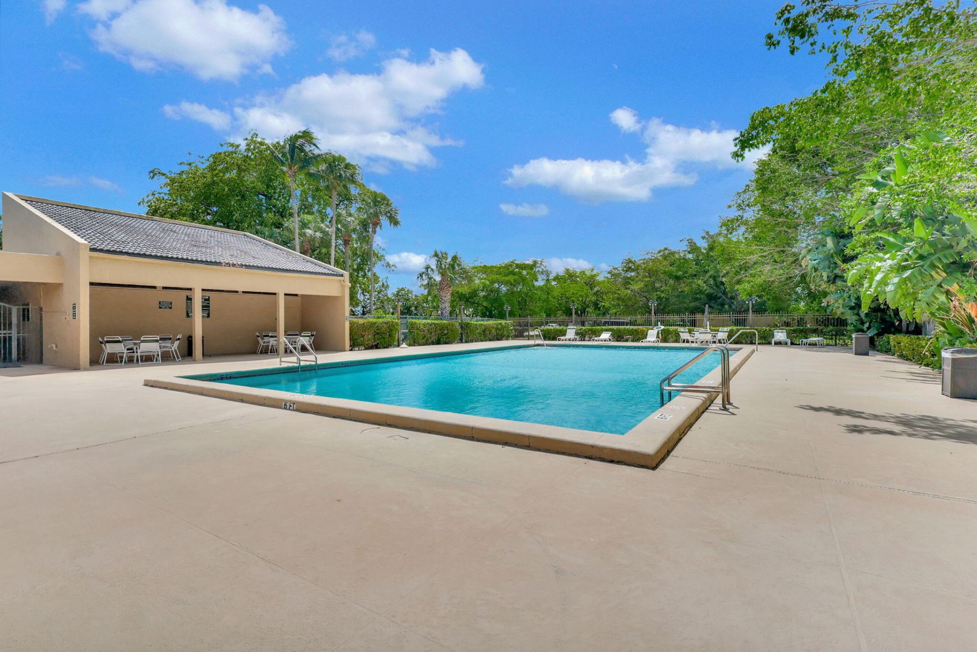 2786 Tennis Club Drive, Unit 407, West Palm Beach, FL 33417 Photo