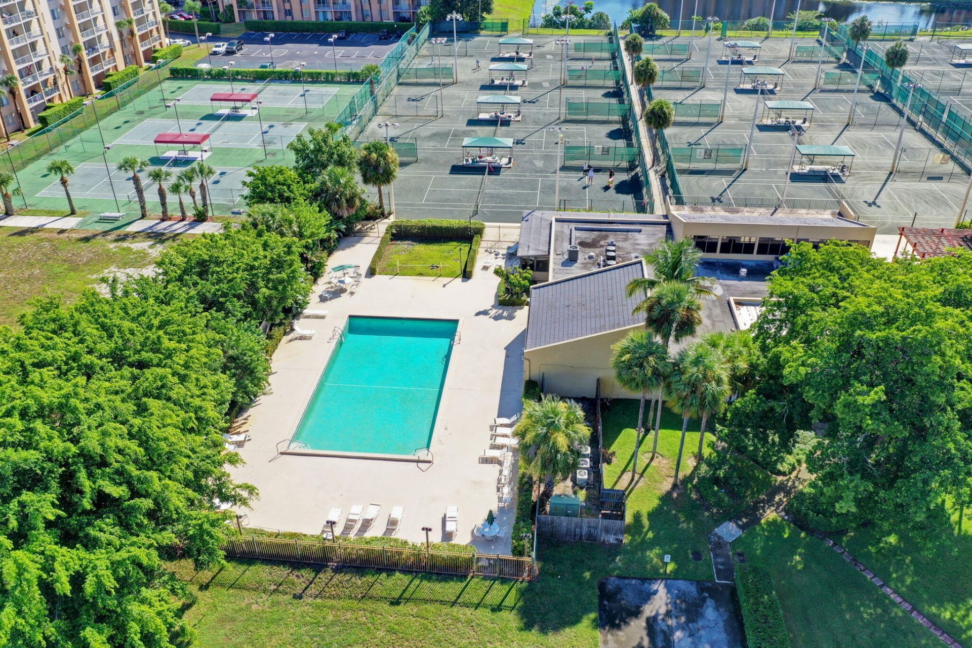 2786 Tennis Club Drive, Unit 407, West Palm Beach, FL 33417 Photo