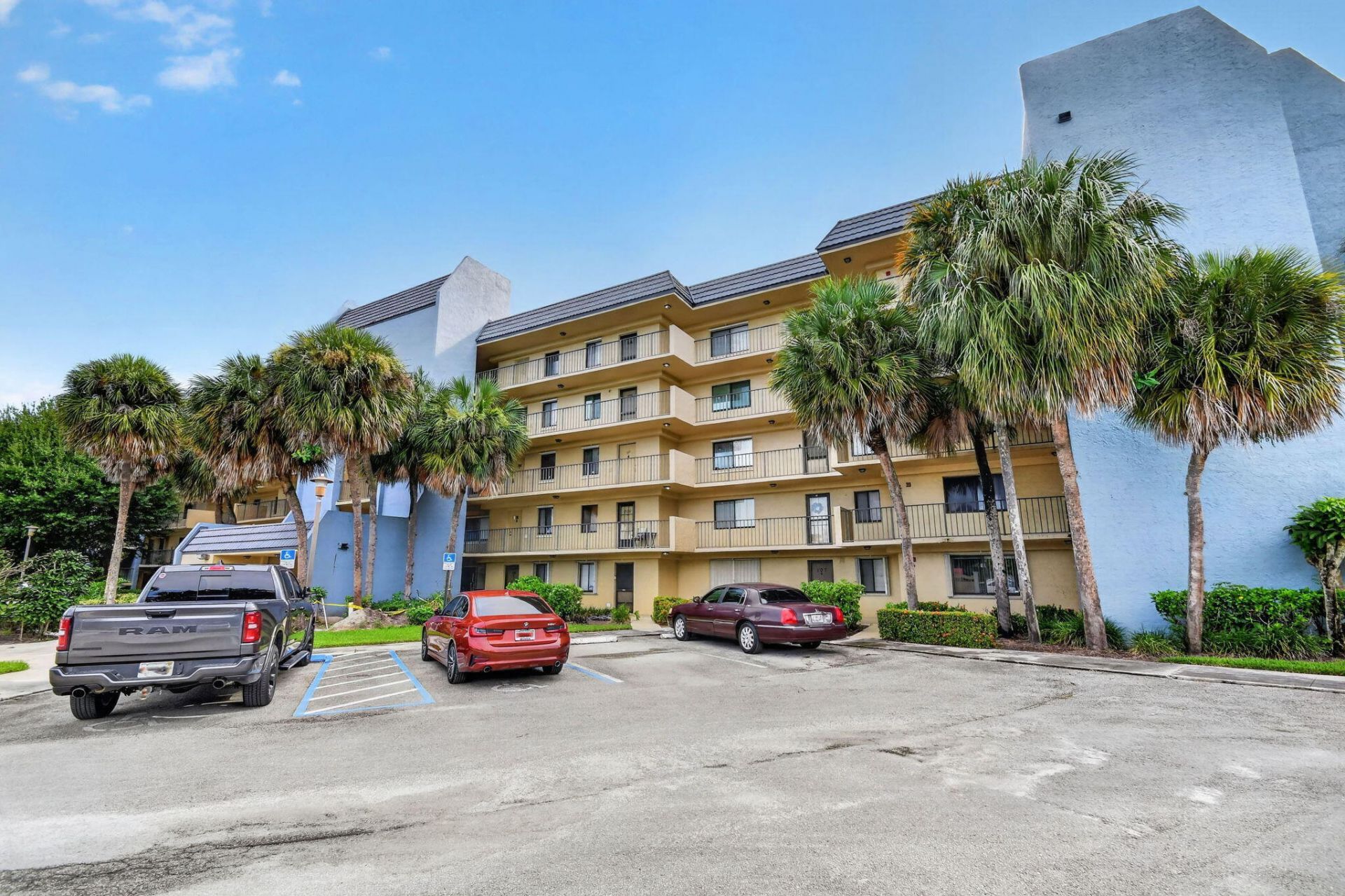 2786 Tennis Club Drive, Unit 407, West Palm Beach, FL 33417 Photo