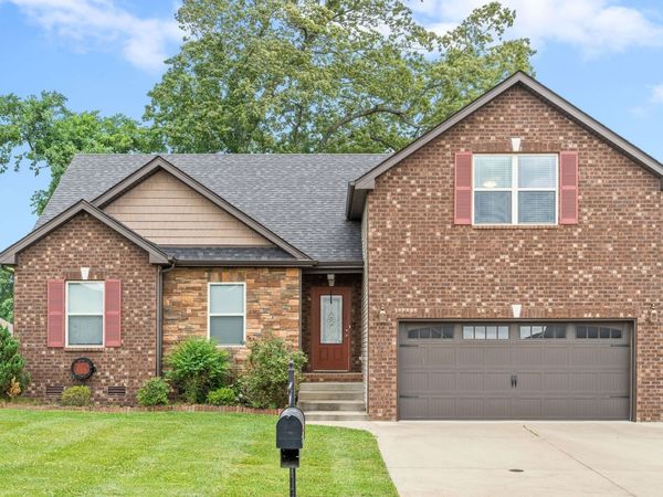 1949 Jackie Lorraine Dr, Clarksville, TN 37042
