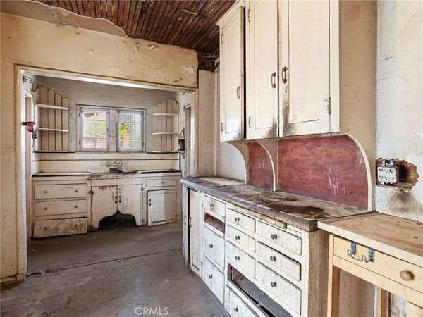 947 N Lincoln Street, Burbank, CA 91506
