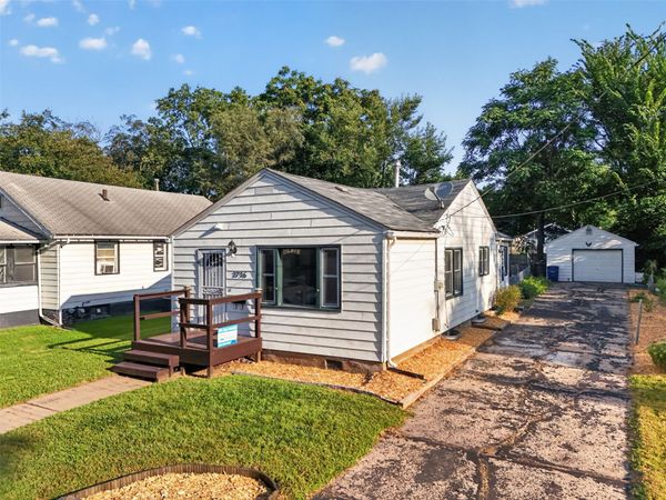 2736 Des Moines Street, Des Moines, IA 50317