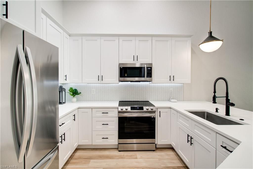 7741 Pebble Creek Cir, Unit 302, Naples, FL 34108 Photo