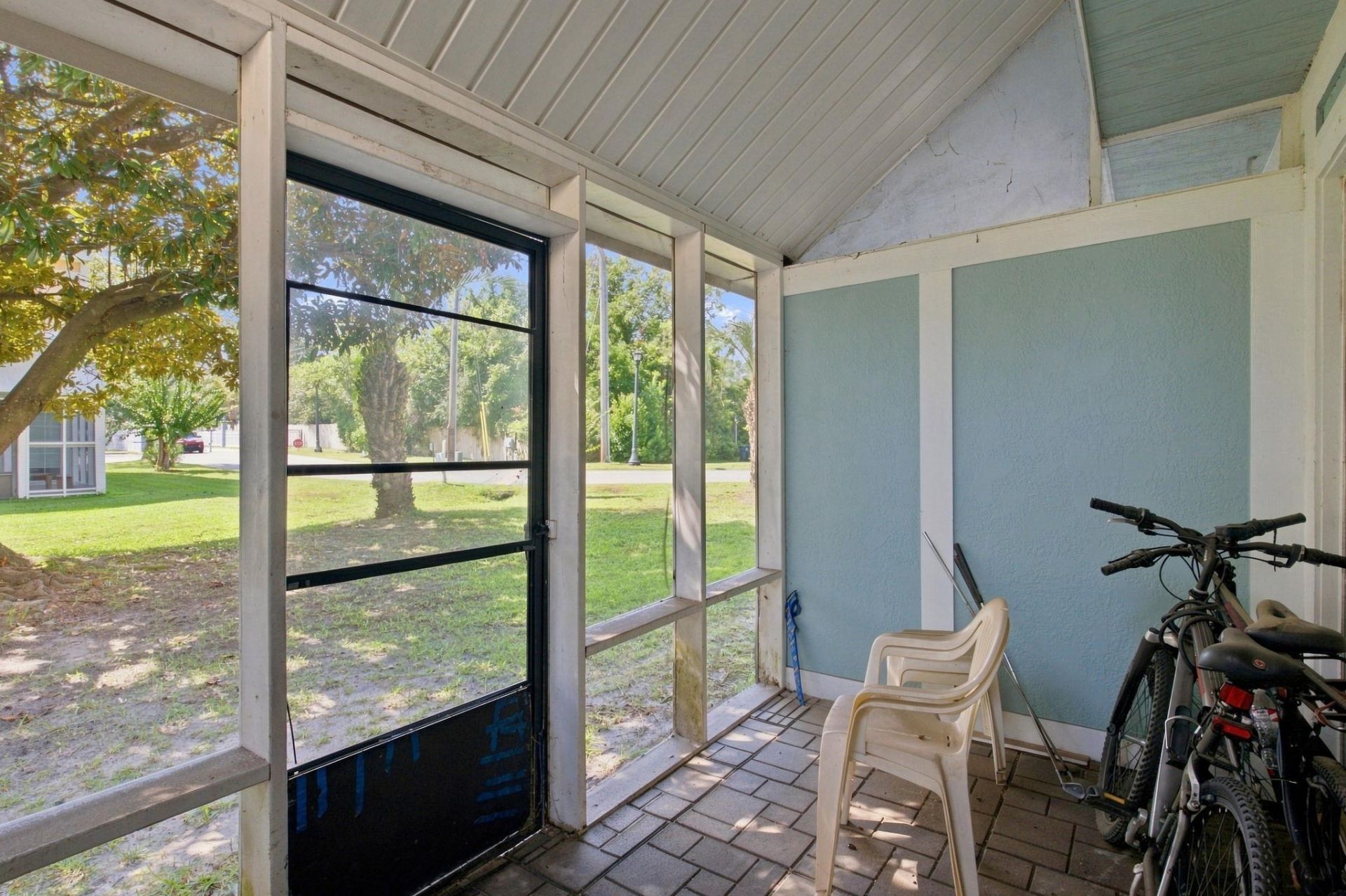 1204 Pinegrove Dr. Photo 13