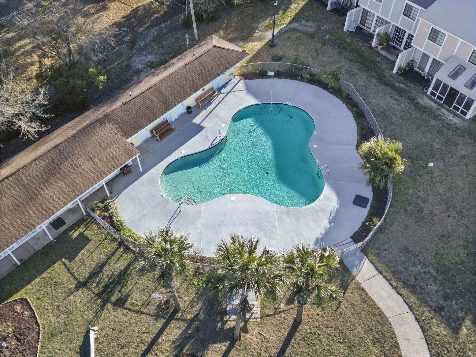 1204 Pinegrove Dr. Photo 15
