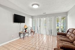 1204 Pinegrove Dr. photo 4