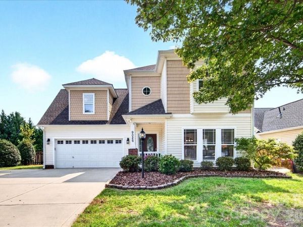 9026 Crusaders Court, Matthews, NC 28105