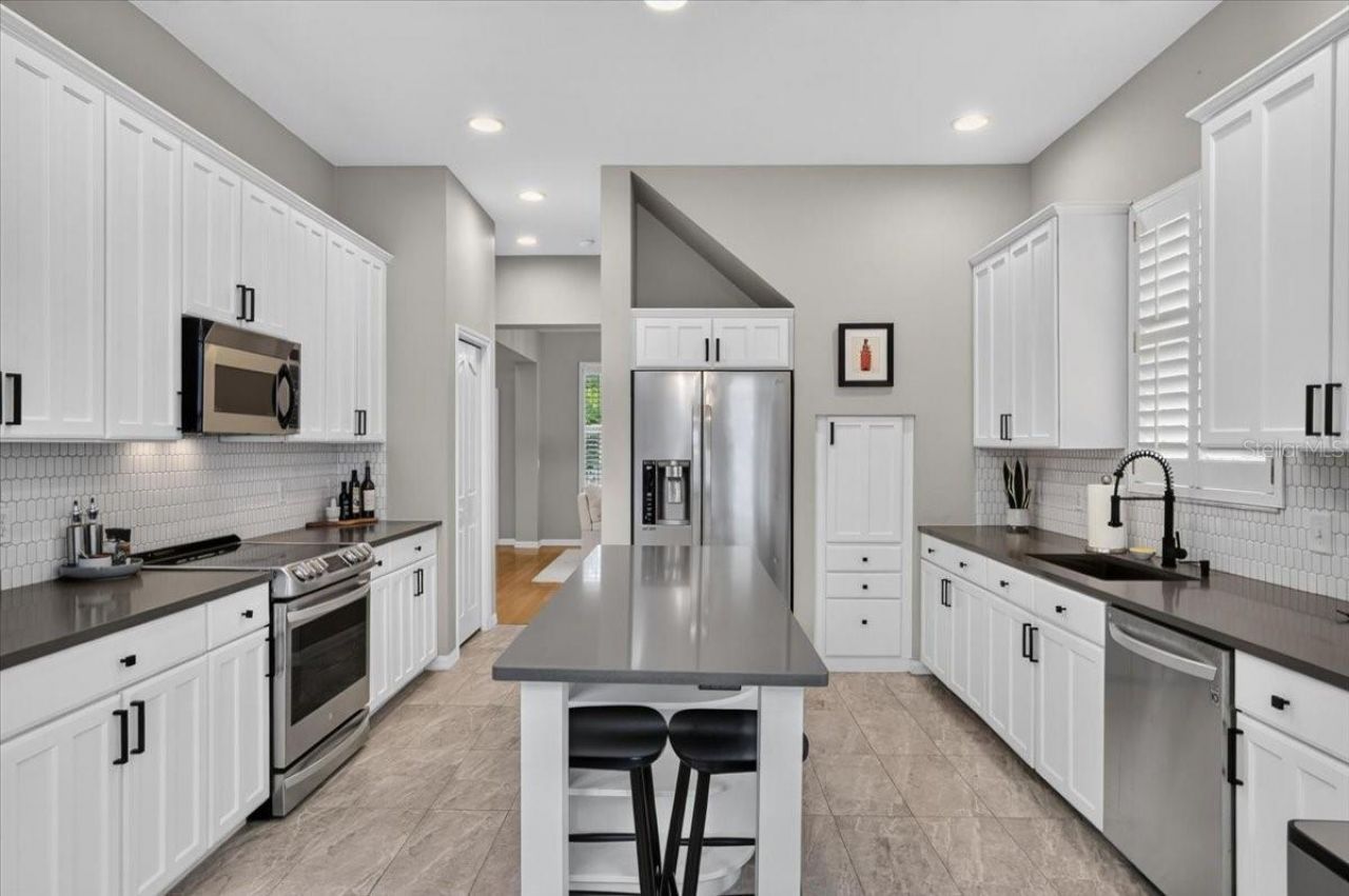 9830 W Park Village Drive, Tampa, FL 33626 Photo