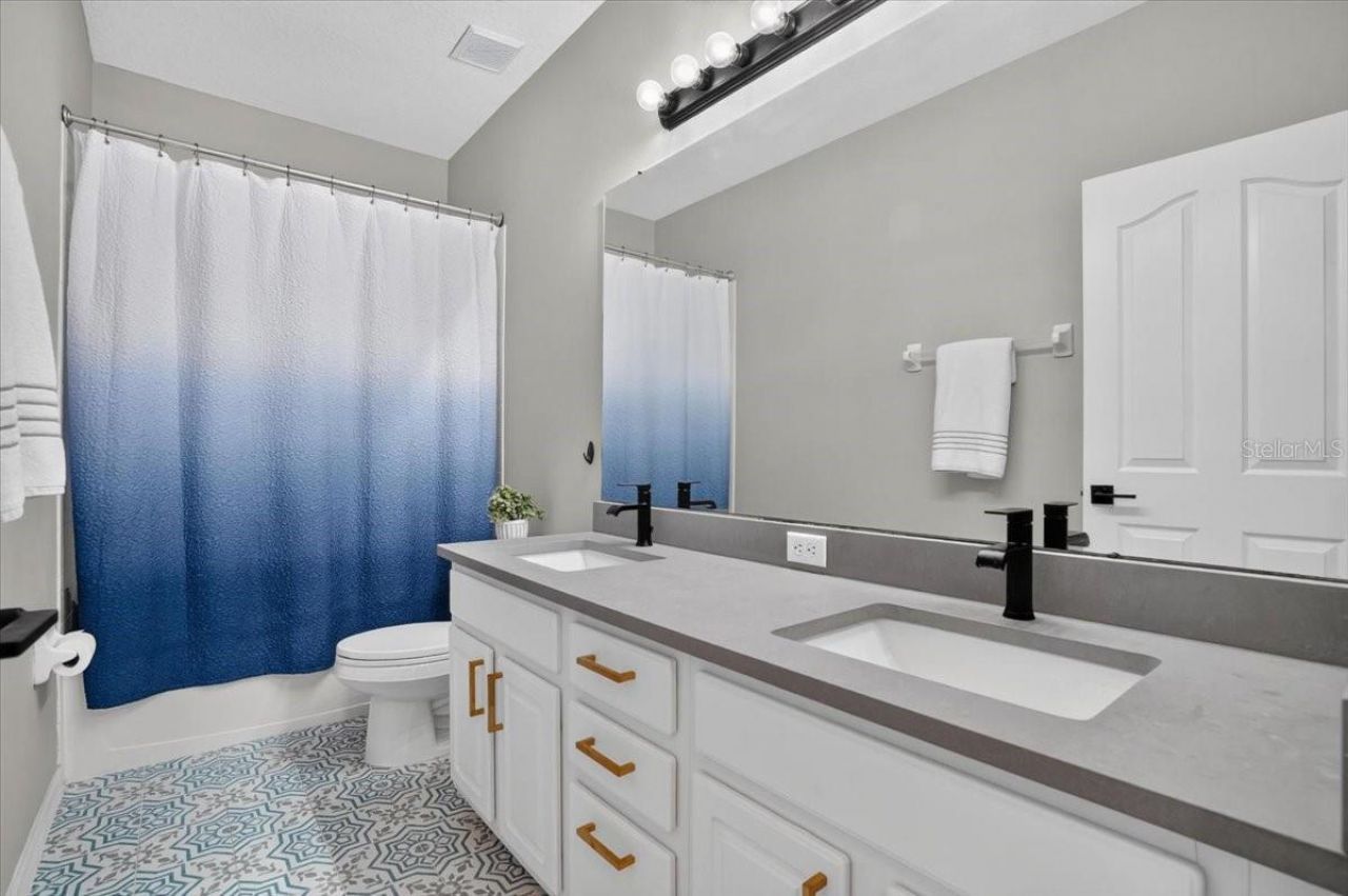 9830 W Park Village Drive, Tampa, FL 33626 Photo