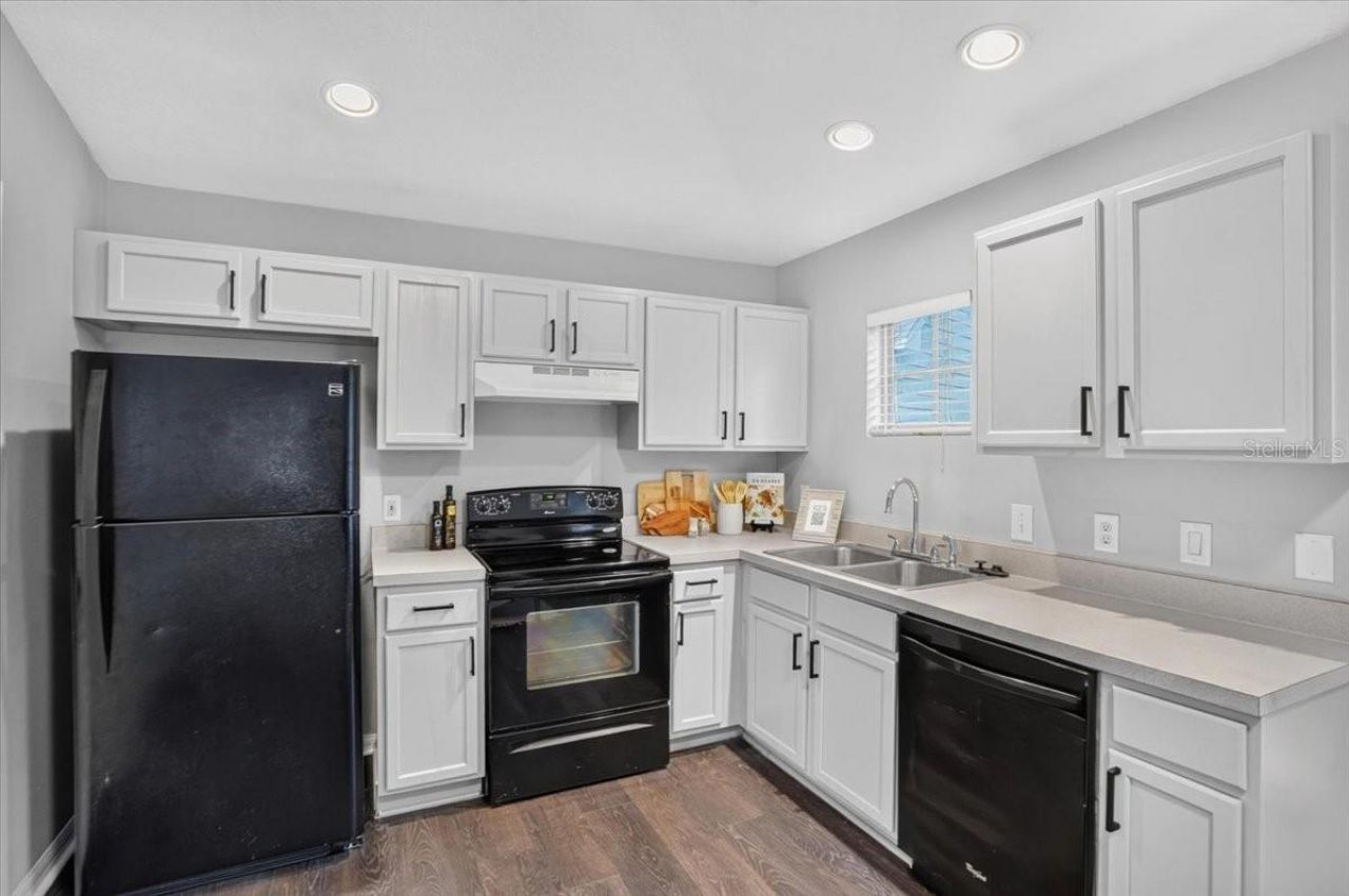 9830 W Park Village Drive, Tampa, FL 33626 Photo