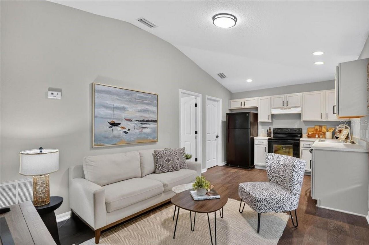 9830 W Park Village Drive, Tampa, FL 33626 Photo