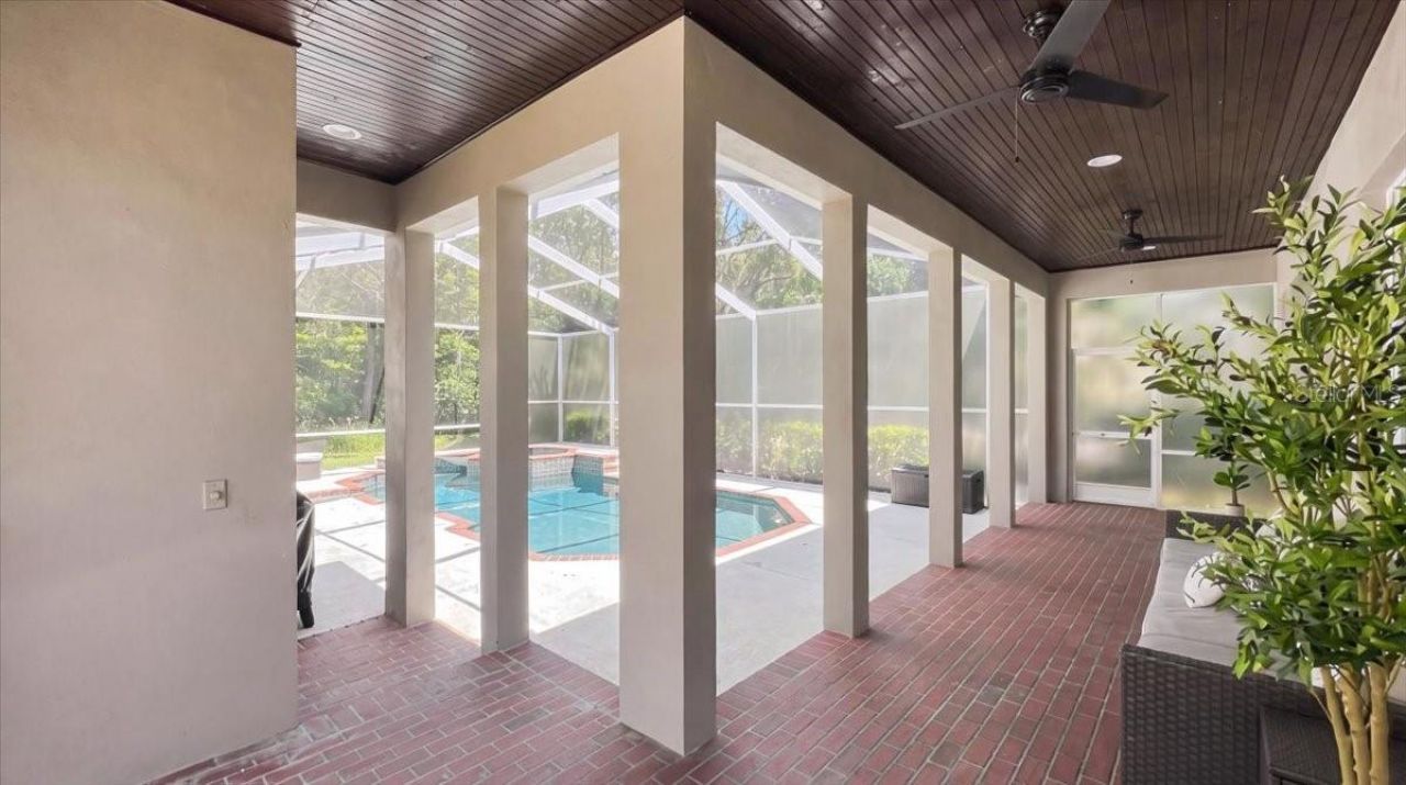9830 W Park Village Drive, Tampa, FL 33626 Photo