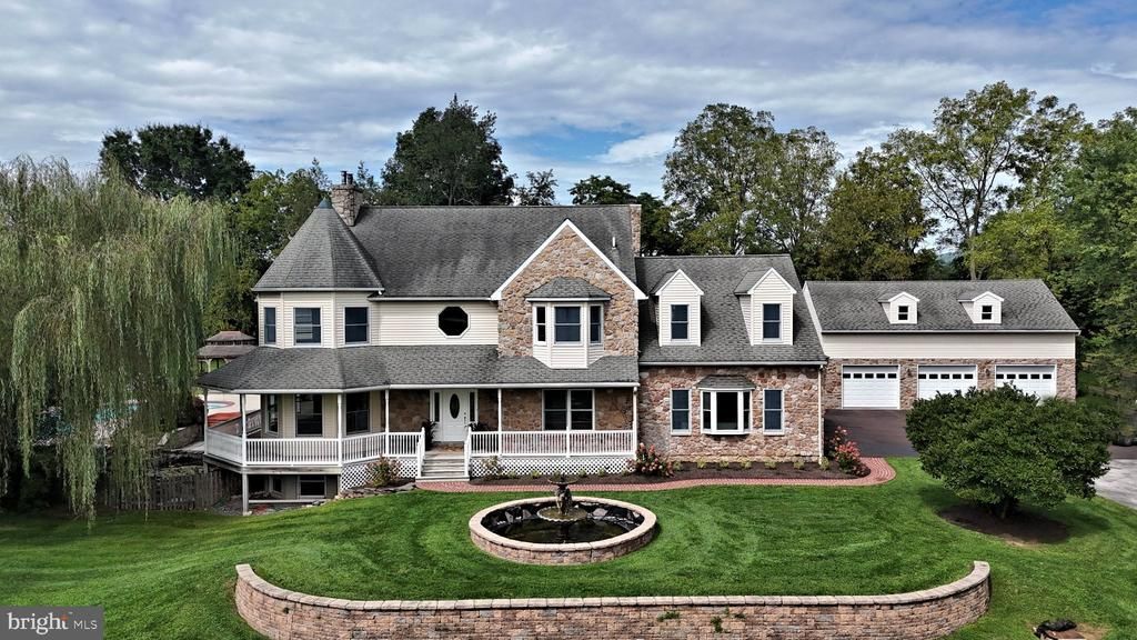 2 TRABER LANE, SPRING CITY, PA 19475