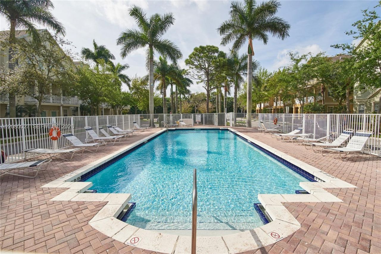 123 E Royal Palm Cir, Unit 105, Jupiter, FL 33458 Photo