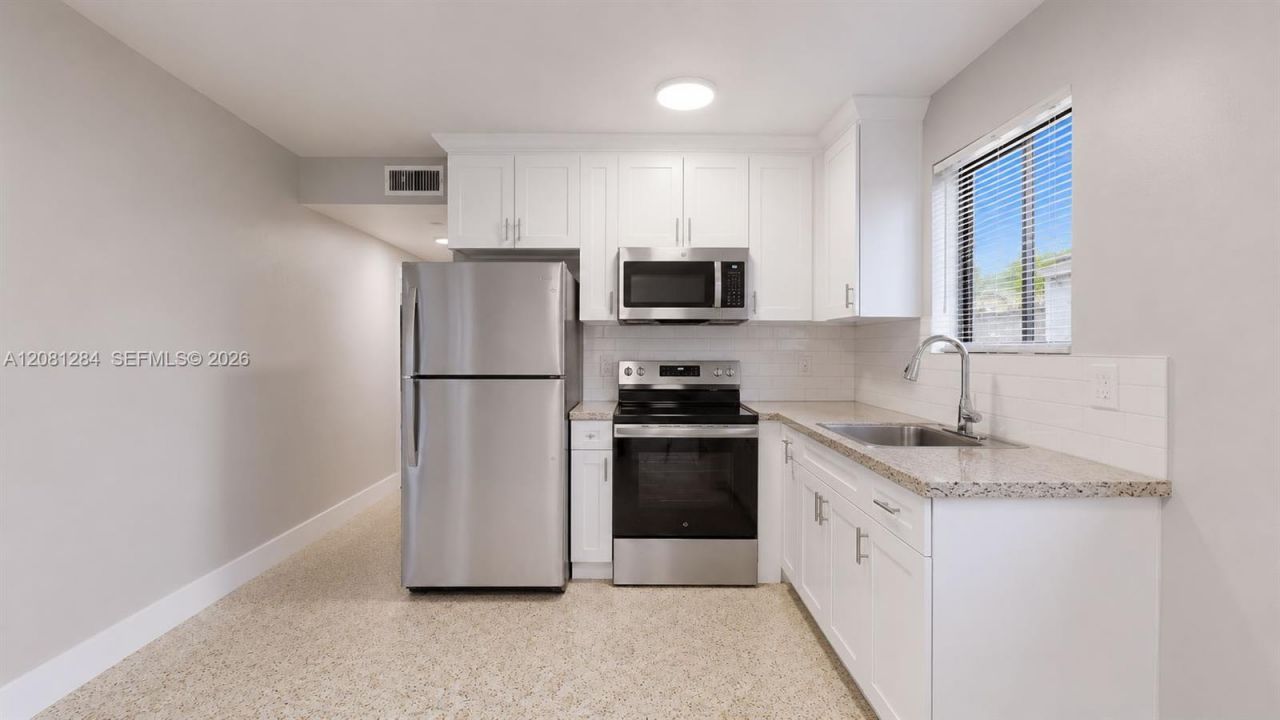 101 W 11th St , Unit 5, Hialeah, FL 33010 Photo