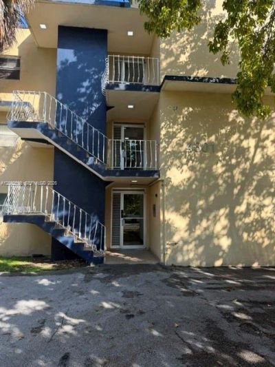 4301 NW South Tamiami Canal Dr , Unit 3-302, Miami, FL 33126 Photo