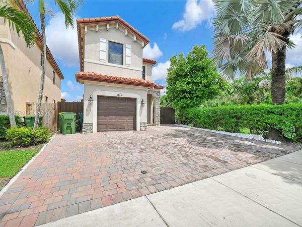 3803 NE 2nd St , Homestead, FL 33033