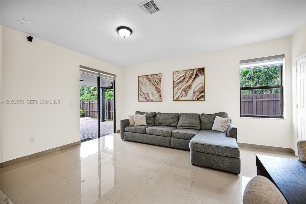 3803 NE 2nd St, Homestead, FL 33033 Photo