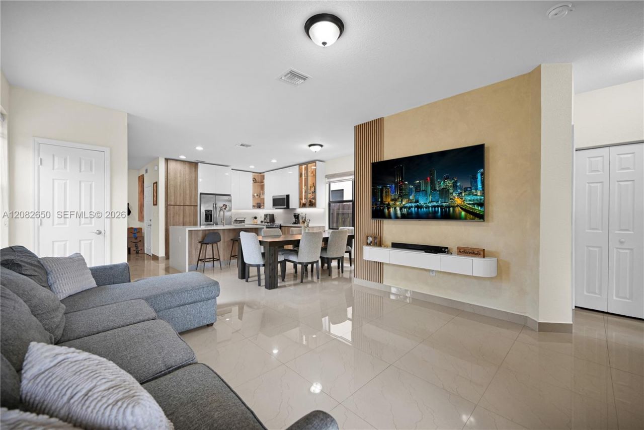 3803 NE 2nd St, Homestead, FL 33033 Photo