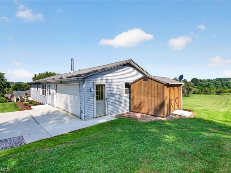 3865 Seeman Street SW, East Sparta, OH 44626 Photo 3
