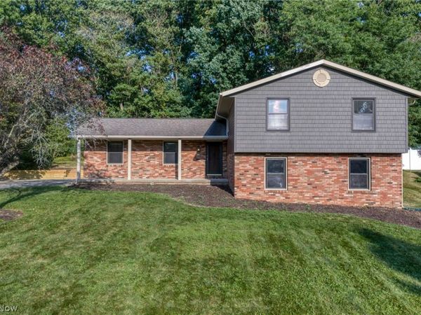 11210 Billingham Avenue NW, Uniontown, OH 44685