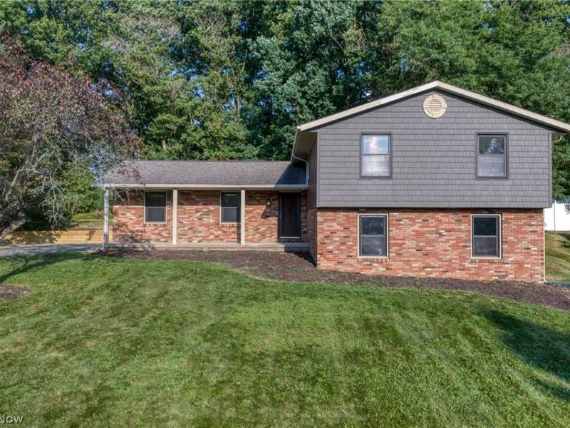 11210 Billingham Avenue NW, Uniontown, OH 44685 Photo 1