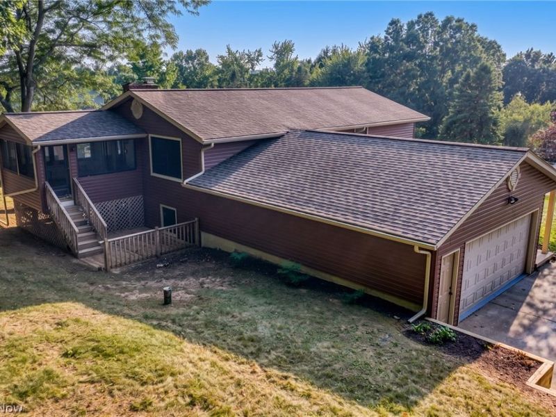 11210 Billingham Avenue NW, Uniontown, OH 44685 Photo 2
