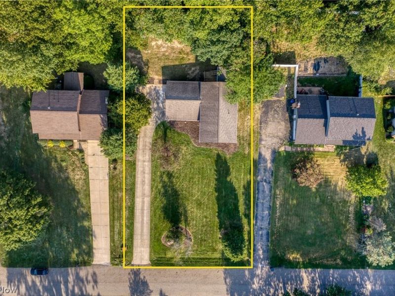 11210 Billingham Avenue NW, Uniontown, OH 44685 Photo 3