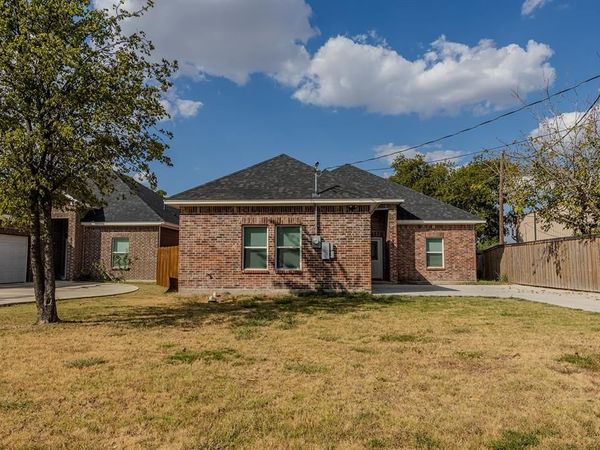 807 Dr Martin Luther King Jr Boulevard , Waxahachie, TX 75165