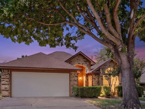 5932 Wind Drift Trail, Arlington, TX 76017