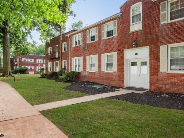 46 F Parkway Village, Cranford, NJ 07016