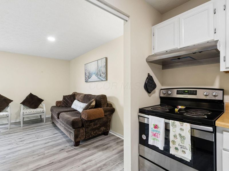 5885 Beechcroft Road, Unit 302, Columbus, OH 43229 Photo 12