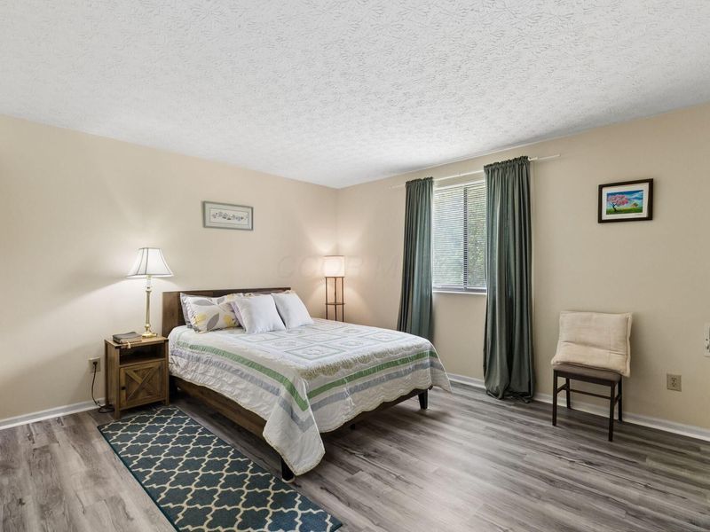 5885 Beechcroft Road, Unit 302, Columbus, OH 43229 Photo 13
