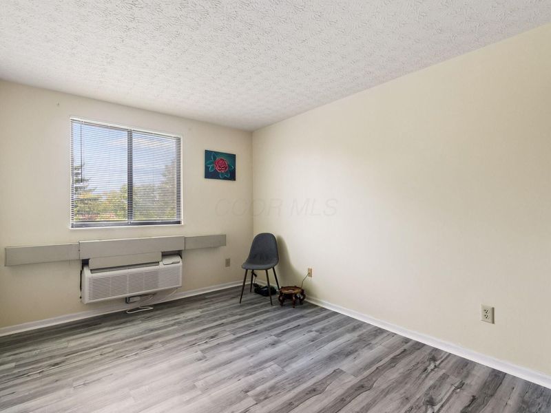 5885 Beechcroft Road, Unit 302, Columbus, OH 43229 Photo 18